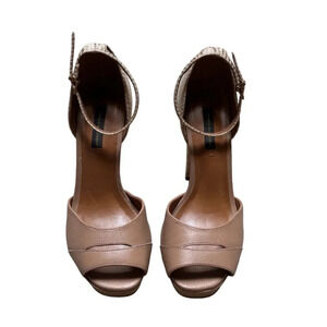 Jorge Bischoff  heels